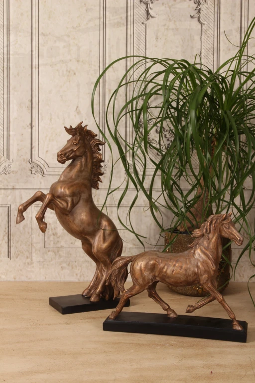 Pferdeskulptur bronzefarben – 25 cm