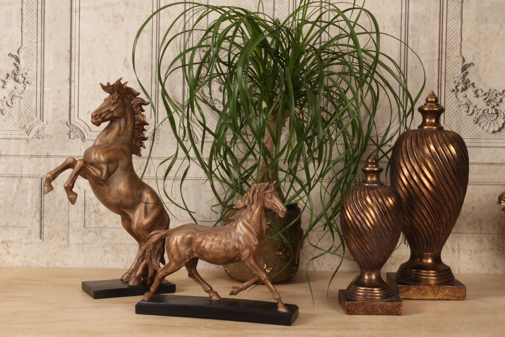 Pferdefigur bronzefarben – 43,5 cm